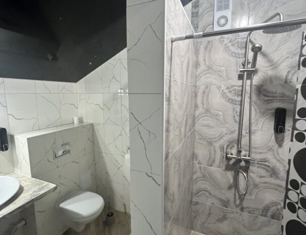 0-02-05-ec4e1ecd3189ea3795f4666d5d99cbac2b68e8db71fa924e715aeaff9daf863a_5abcd81c9b1bbb20